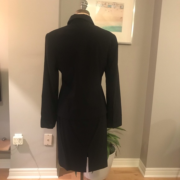 Black Fitted Pin-stripped Suit - Picture 4 of 6